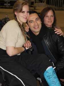 Bülent mit Wenke hinter der Bühne