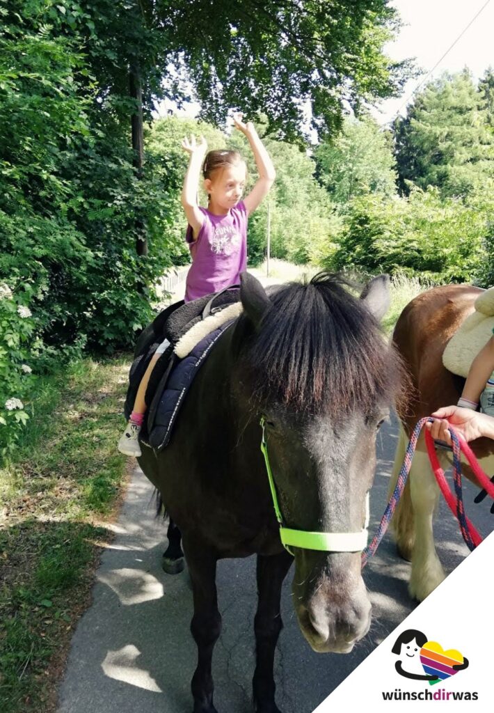 Naemi-Pferdetherapie-wunscherfüllung